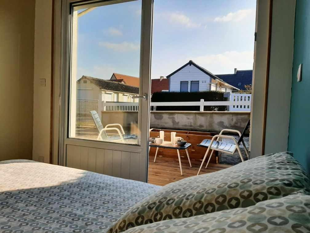 Les Heures Tranquilles - Vue Mer - 50M De La Plage Saint-Come-de-Fresne Exterior photo